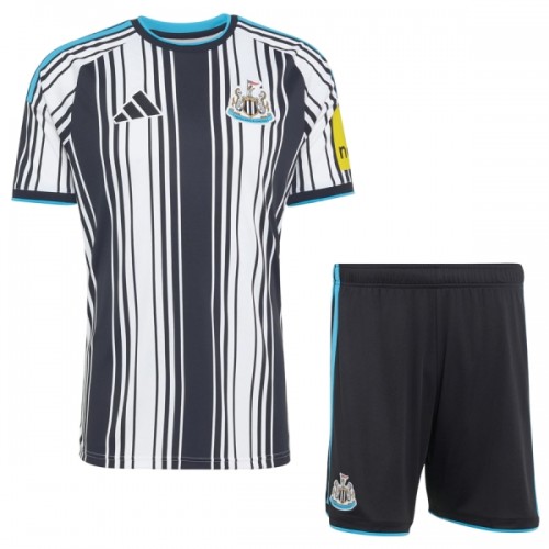 Fodboldsæt Newcastle United Hjemmebanetrøje 2026-27 TIL Børn Fodboldsæt Newcastle United Hjemmebanetrøje 2026-27 TIL Børn
