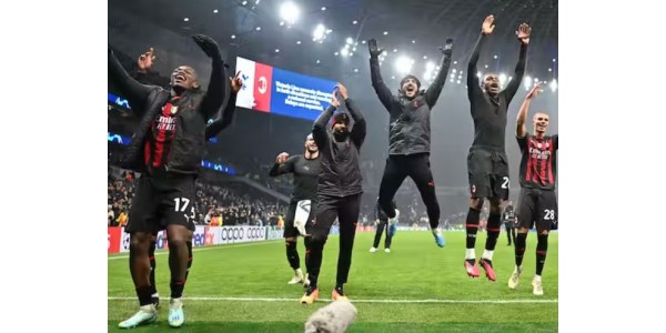 AC Milan 0-0 Tottenham, med en samlet score på 1 til 0 for at komme ind i top 8 efter 11 år