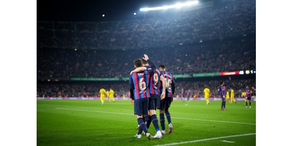 La Liga: Barcelona slog Cadiz 2-0 og førte Real Madrid med 8 point