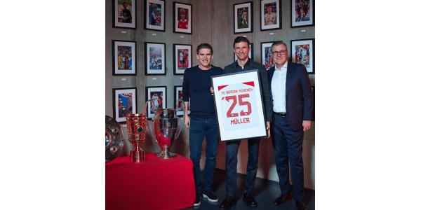 Bayern München fornyer kontrakten med 34-årige Muller indtil 2025
