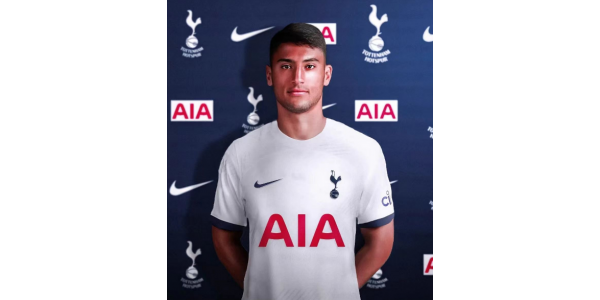 Den 19-årige argentinske geniale center kom til Tottenham