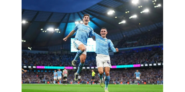 Manchester City skal fortsætte med at underskrive forstærkninger, før transfervinduet lukker