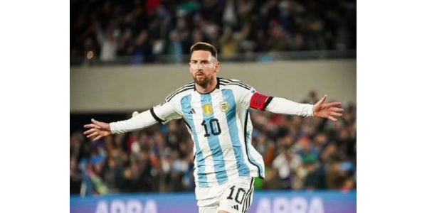 Messi scorer for at hjælpe Argentina med at komme godt fra start i VM-kvalifikationen