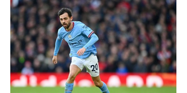 Transfernyheder: Bernardo Silva og Cancelo forlader Manchester City