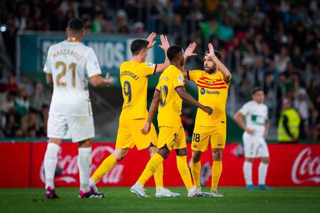 La Liga: Barcelona slog Elche med fire mål, Lewandowski scorede to gange