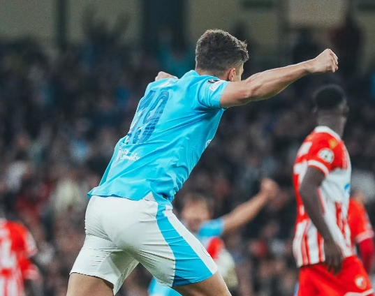 Alvarez scorede to gange for at hjælpe Manchester City med at vinde 3-1