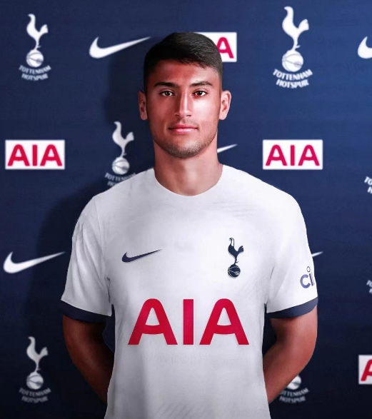 Den 19-årige argentinske geniale center kom til Tottenham