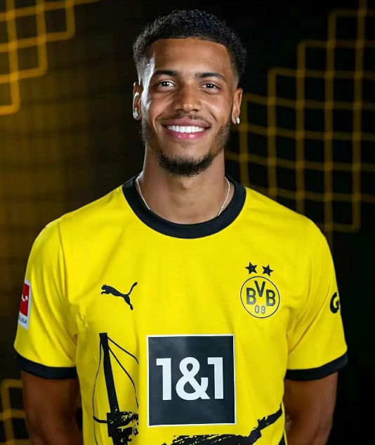 Dortmund henter den tyske midtbanespiller Nmecha for €30 mio