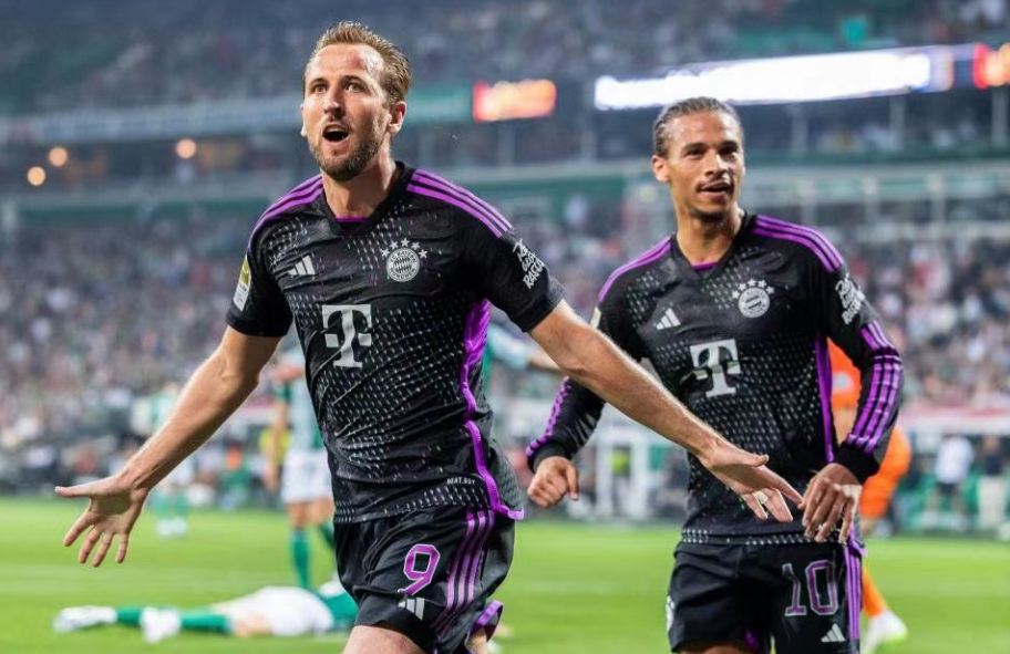 Kane scorede Bayerns første karrieremål i Bundesliga-debuten