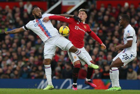 Manchester United slog Crystal Palace 2:1