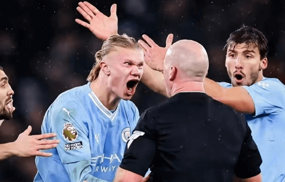 Premier League-dommere skaber endnu en gang stor kontrovers